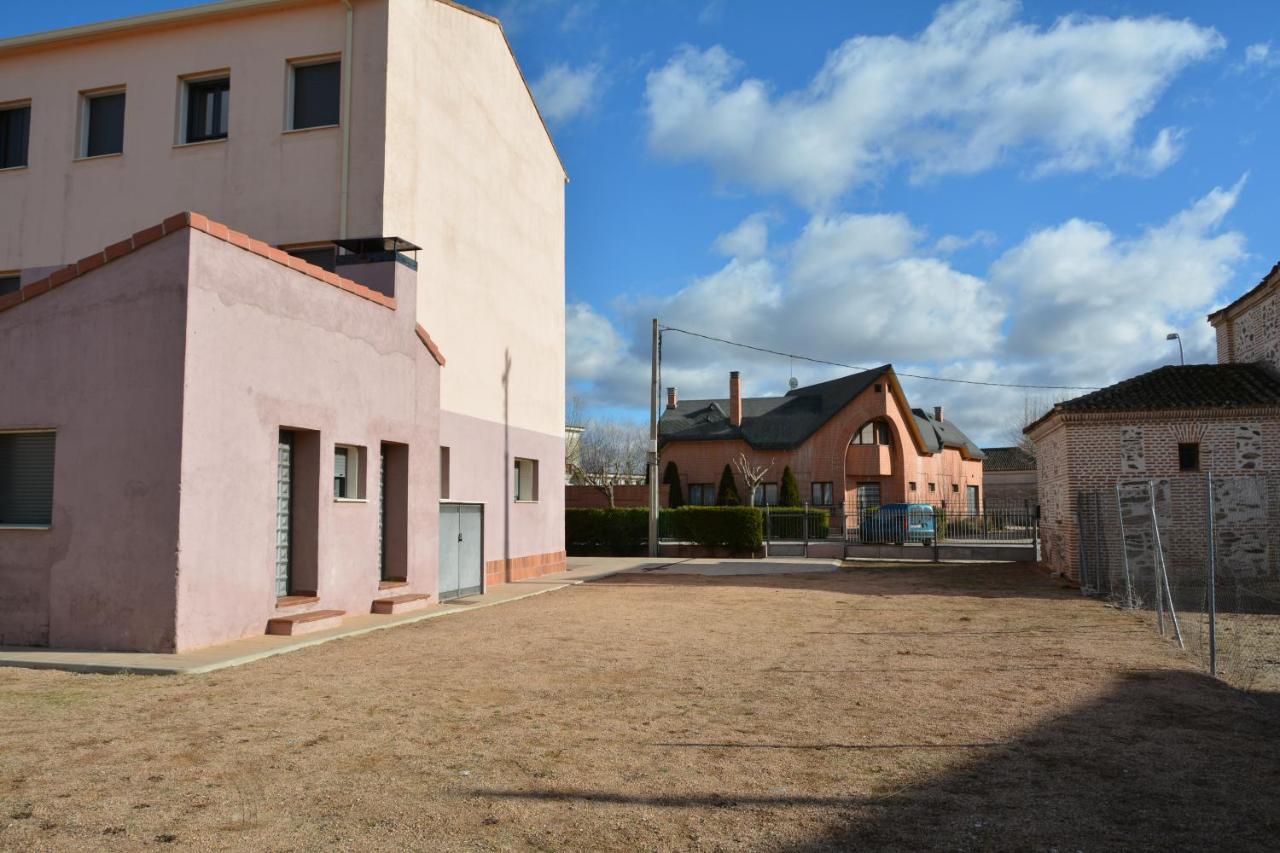 Albergue Villa Nava De La Asuncion エクステリア 写真