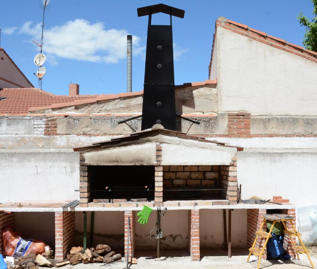 Albergue Villa Nava De La Asuncion エクステリア 写真